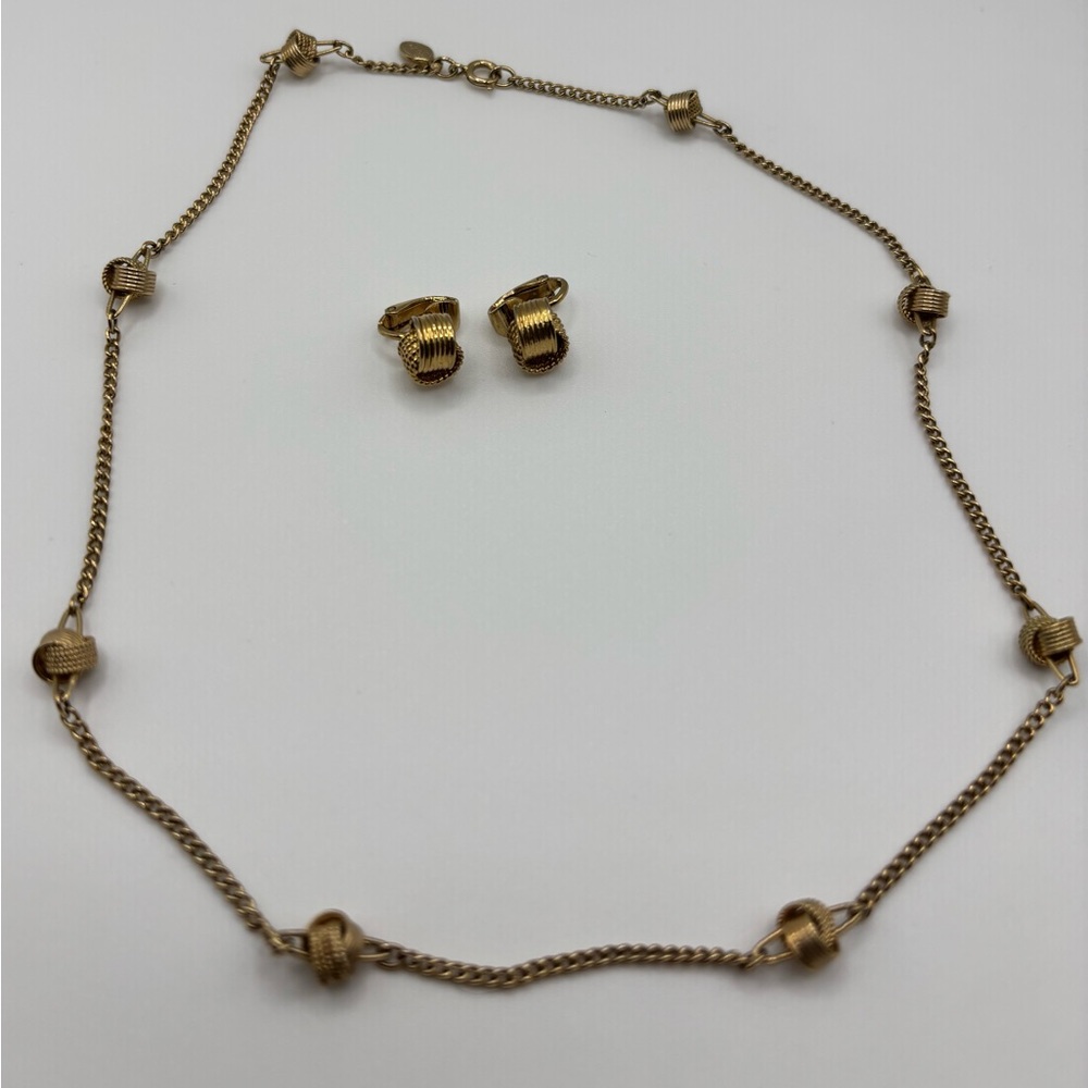 VTG 1970’s Avon Gold Delicate Knot Necklace and Clip Earrings with Original Box